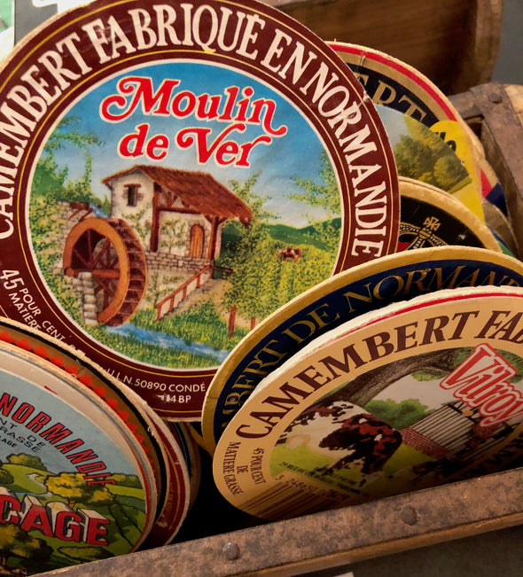 Lot of 5 French Camembert Cheese Labels Vintage 70s - 80s Etiquette Fromage, Francophile cheese lover, decoupage craft scrapbooking